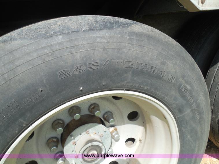 image for item I3406 2001 Barrett livestock trailer