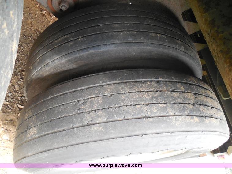 image for item I3406 2001 Barrett livestock trailer