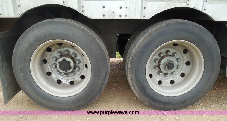 image for item I3406 2001 Barrett livestock trailer