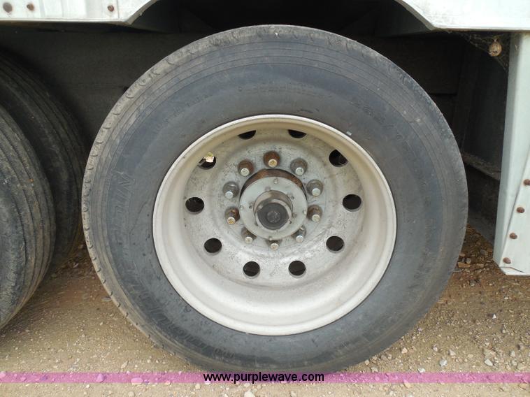 image for item I3406 2001 Barrett livestock trailer