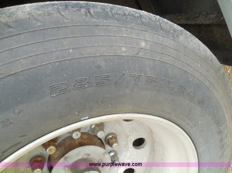 image for item I3406 2001 Barrett livestock trailer