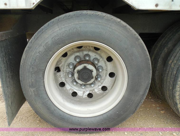 image for item I3406 2001 Barrett livestock trailer