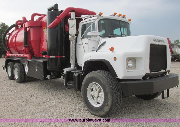 image for item I3482 1998 Mack DM690S liquid vacuum truck with liquid ring blower