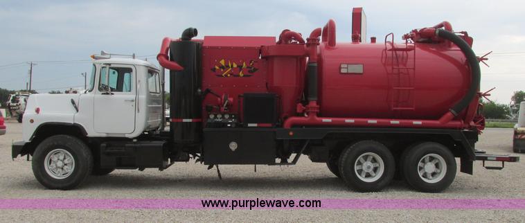 image for item I3482 1998 Mack DM690S liquid vacuum truck with liquid ring blower