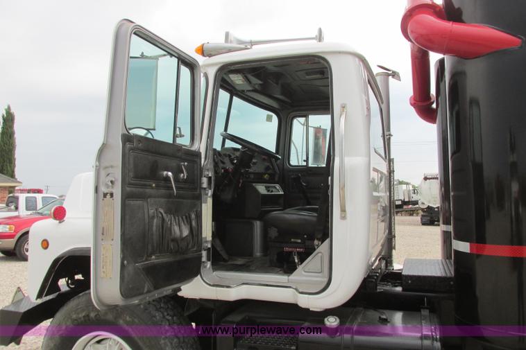 image for item I3482 1998 Mack DM690S liquid vacuum truck with liquid ring blower