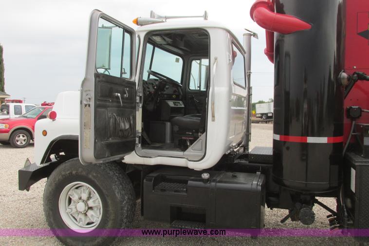 image for item I3482 1998 Mack DM690S liquid vacuum truck with liquid ring blower