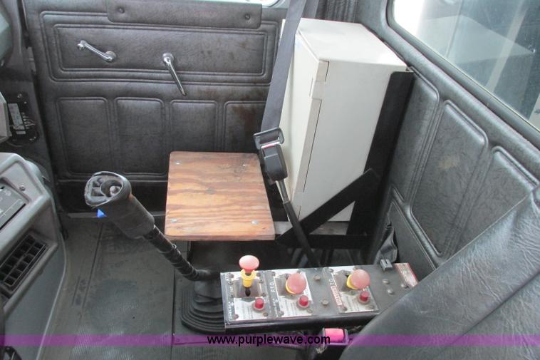 image for item I3482 1998 Mack DM690S liquid vacuum truck with liquid ring blower