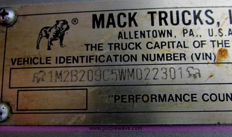 image for item I3482 1998 Mack DM690S liquid vacuum truck with liquid ring blower