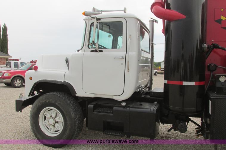 image for item I3482 1998 Mack DM690S liquid vacuum truck with liquid ring blower