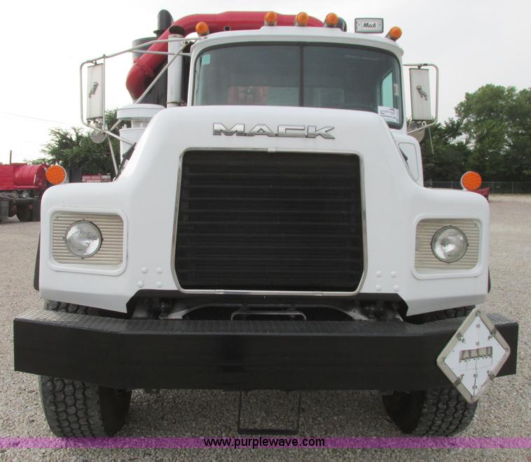 image for item I3482 1998 Mack DM690S liquid vacuum truck with liquid ring blower