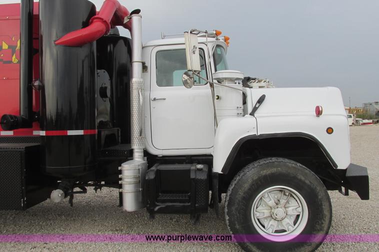 image for item I3482 1998 Mack DM690S liquid vacuum truck with liquid ring blower