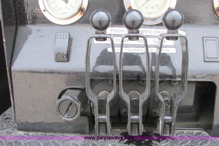 image for item I3482 1998 Mack DM690S liquid vacuum truck with liquid ring blower