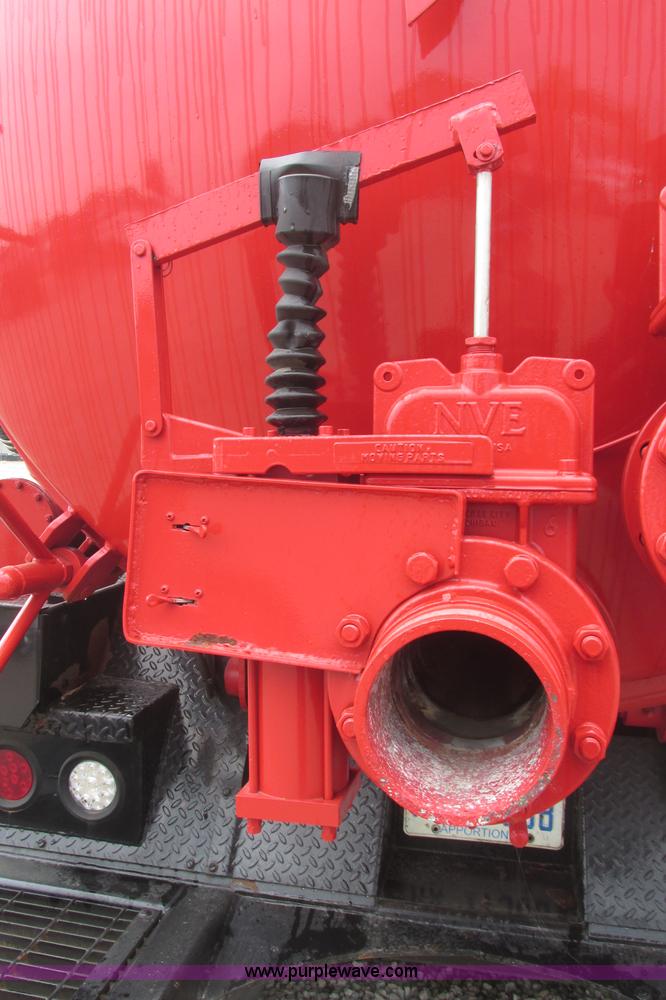 image for item I3482 1998 Mack DM690S liquid vacuum truck with liquid ring blower