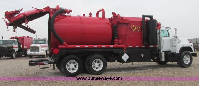 image for item I3482 1998 Mack DM690S liquid vacuum truck with liquid ring blower