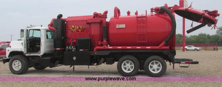 image for item I3482 1998 Mack DM690S liquid vacuum truck with liquid ring blower