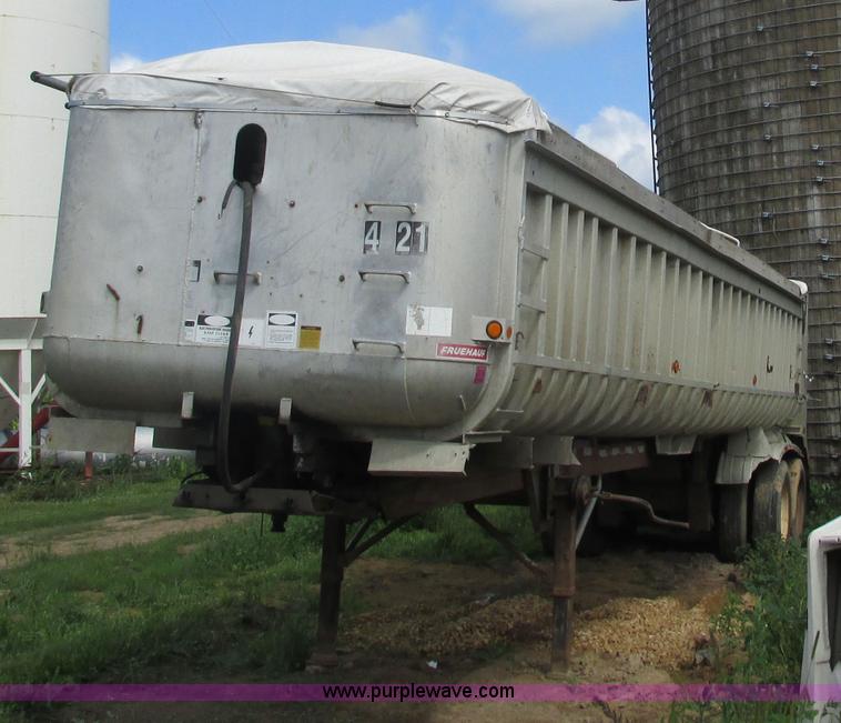 image for item I3834 1985 Freuhauf end dump trailer