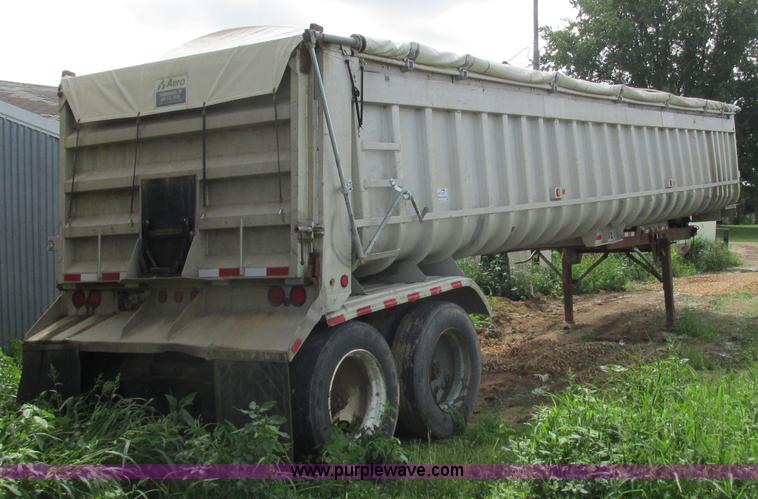 image for item I3834 1985 Freuhauf end dump trailer