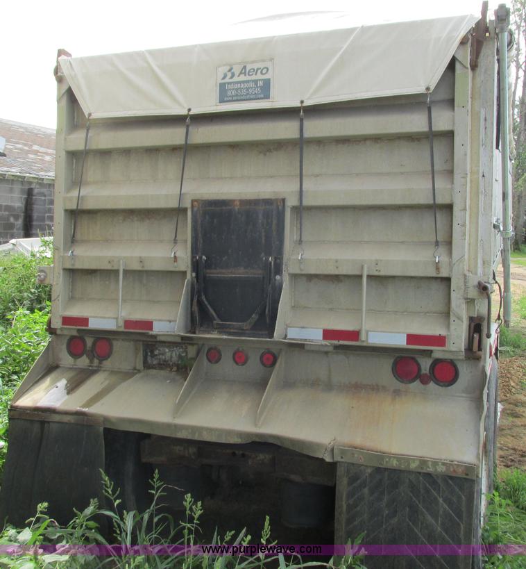 image for item I3834 1985 Freuhauf end dump trailer