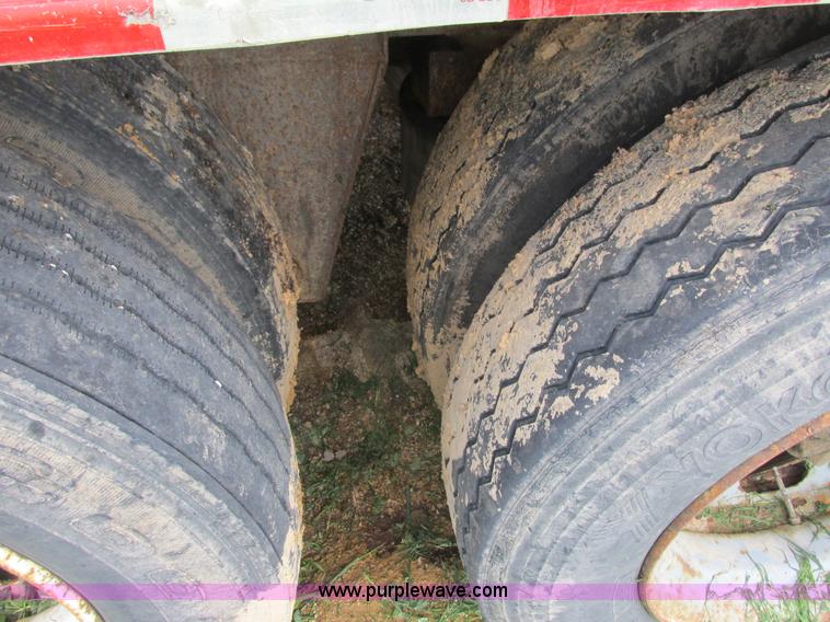 image for item I3834 1985 Freuhauf end dump trailer