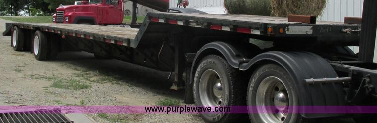 image for item I3835 1998 Specialized XL70LSD drop deck trailer