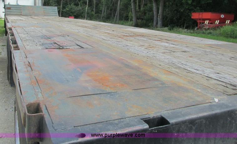 image for item I3835 1998 Specialized XL70LSD drop deck trailer