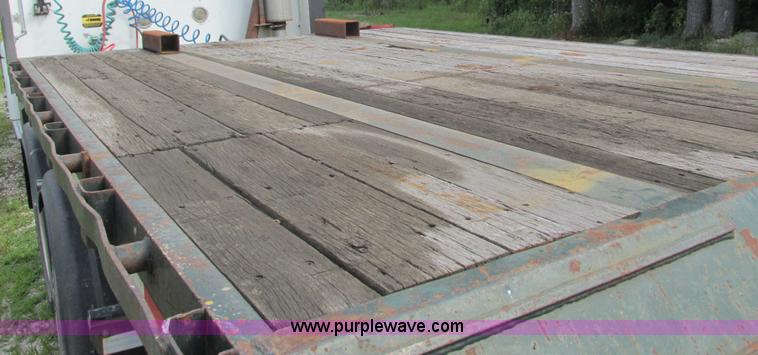 image for item I3835 1998 Specialized XL70LSD drop deck trailer