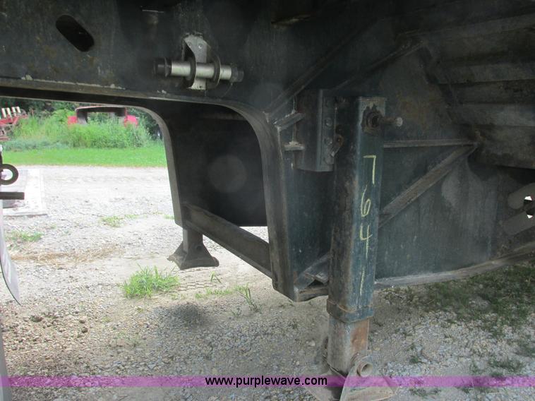 image for item I3835 1998 Specialized XL70LSD drop deck trailer