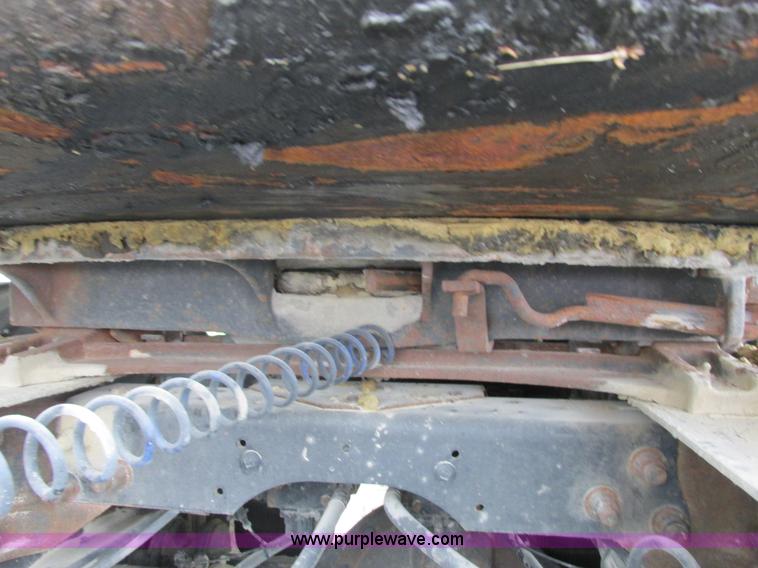 image for item I3835 1998 Specialized XL70LSD drop deck trailer