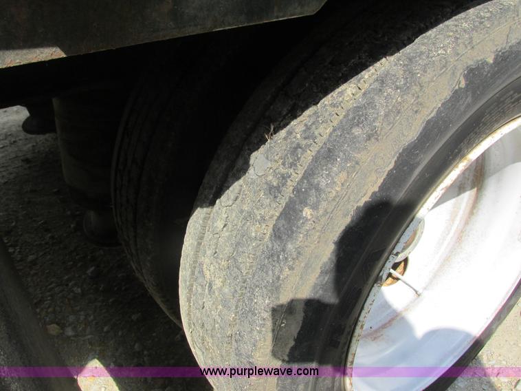 image for item I3835 1998 Specialized XL70LSD drop deck trailer