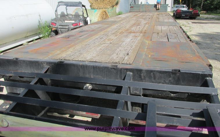 image for item I3835 1998 Specialized XL70LSD drop deck trailer