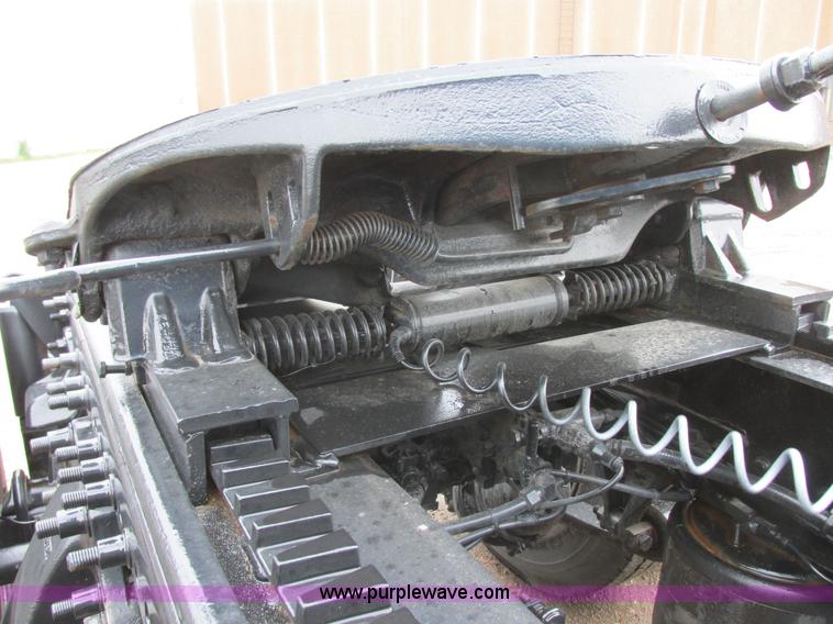 image for item I6195 2001 Freightliner Columbia semi truck