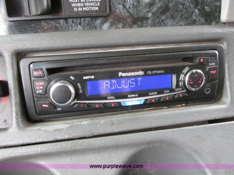 image for item I6195 2001 Freightliner Columbia semi truck