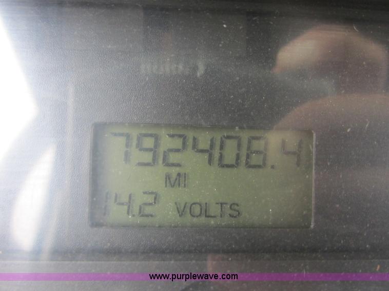 image for item I6195 2001 Freightliner Columbia semi truck