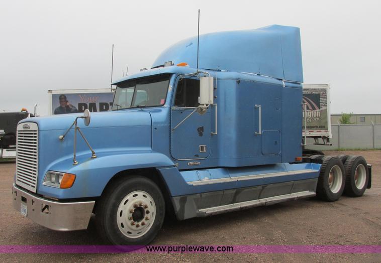 image for item I6196 1998 Freightliner FLD120 semi truck