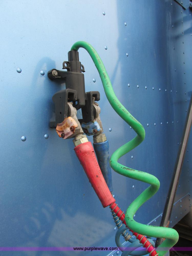 image for item I6196 1998 Freightliner FLD120 semi truck