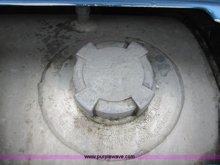 image for item I6196 1998 Freightliner FLD120 semi truck