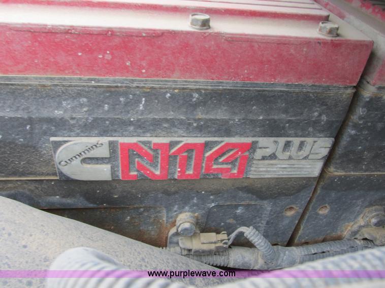 image for item I6196 1998 Freightliner FLD120 semi truck