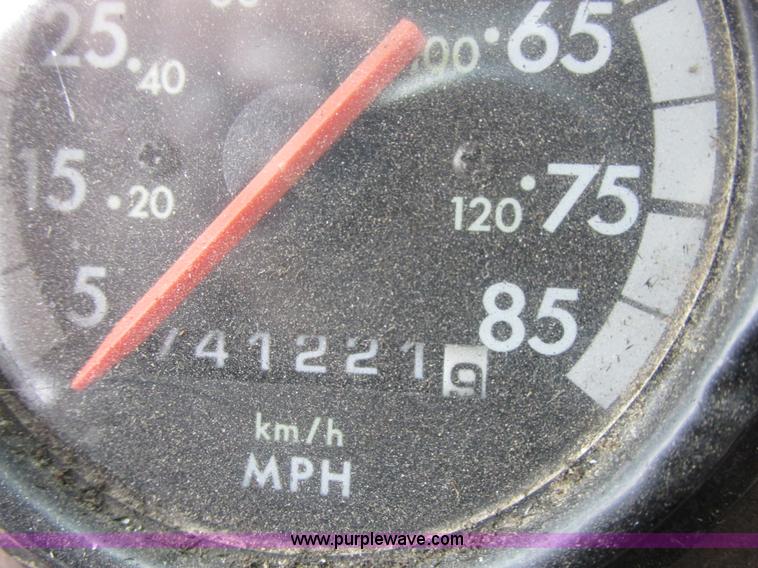 image for item I6196 1998 Freightliner FLD120 semi truck