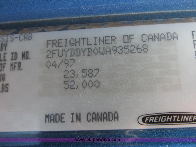 image for item I6196 1998 Freightliner FLD120 semi truck