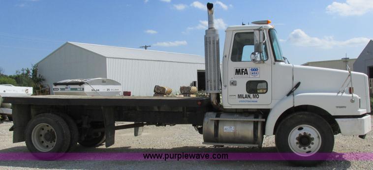 image for item I8962 1998 Volvo WG flatbed truck