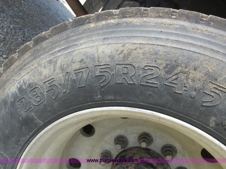 image for item I8962 1998 Volvo WG flatbed truck