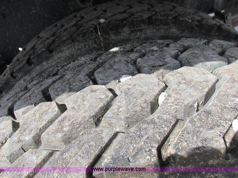 image for item I8962 1998 Volvo WG flatbed truck