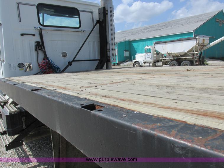 image for item I8962 1998 Volvo WG flatbed truck