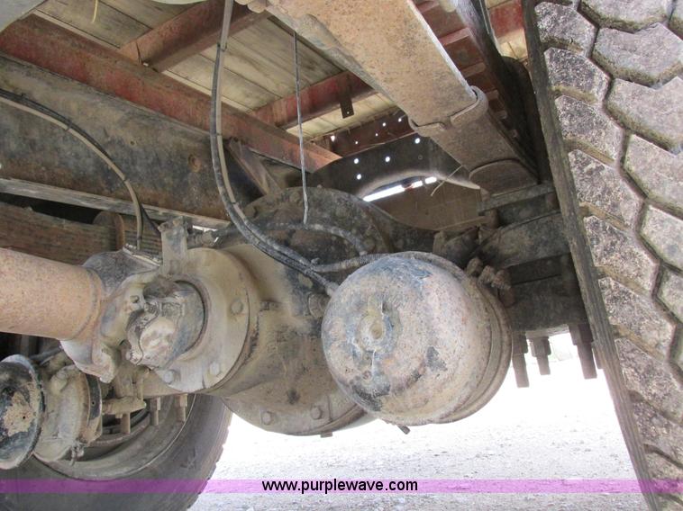 image for item I8962 1998 Volvo WG flatbed truck