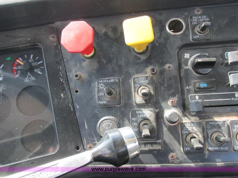 image for item I8962 1998 Volvo WG flatbed truck