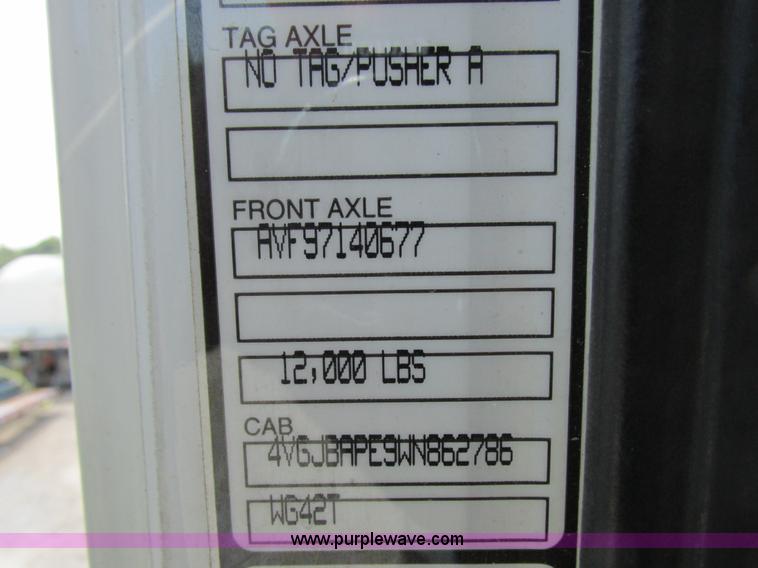 image for item I8962 1998 Volvo WG flatbed truck