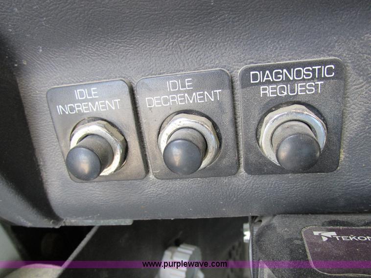 image for item I8962 1998 Volvo WG flatbed truck