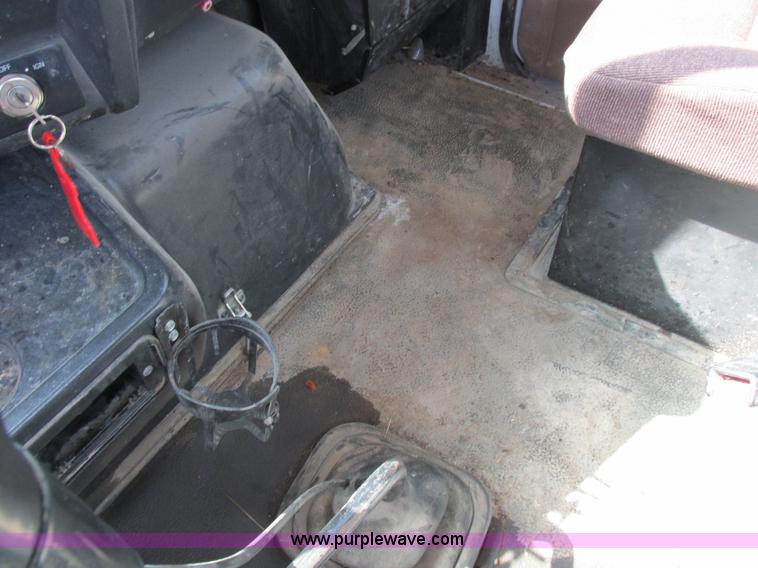 image for item I8962 1998 Volvo WG flatbed truck