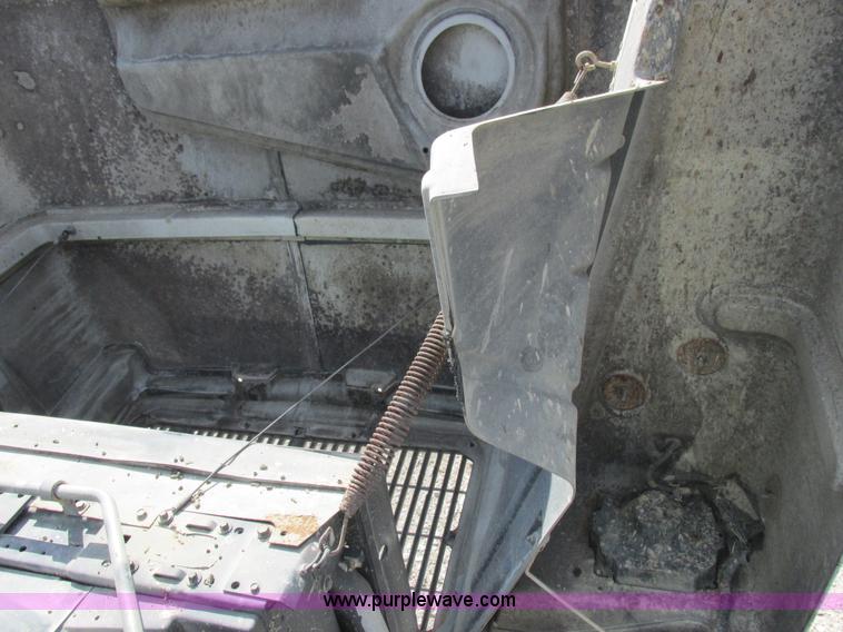 image for item I8962 1998 Volvo WG flatbed truck