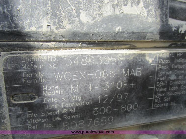 image for item I8962 1998 Volvo WG flatbed truck